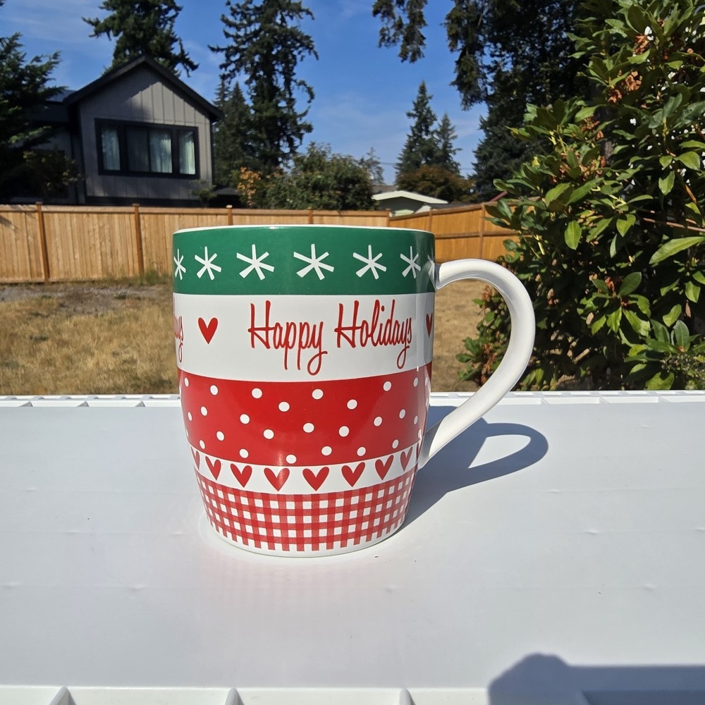 Living Quarters 16 oz Coffee Mug Cup Christmas Happy Holidays Words & Phrases